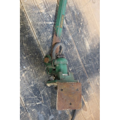 200 - VINTAGE INDUSTRIAL GREEN LAMP
70CM