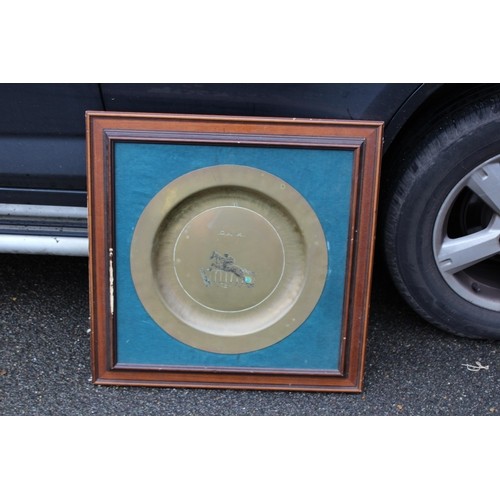 100 - VINTAGE HORSE RACING TRAY IN FRAME
65 X 65CM