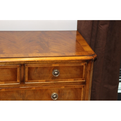 18 - REPRODUCTION  2/3 CHEST OF DRAWERS 
78 X 42 X 76CM