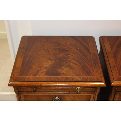 20 - PAIR OF REPRODUCTION BEDSIDE TABLES 
41 X 36 X 76CM