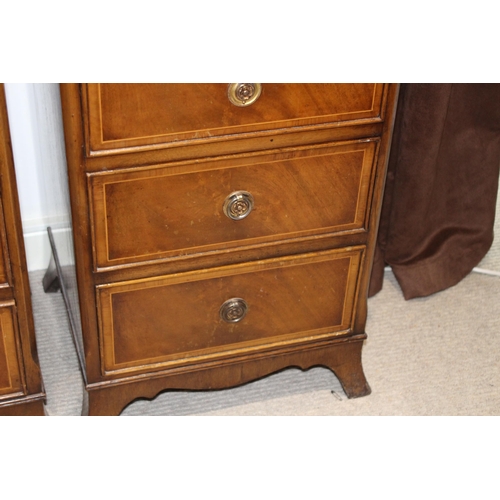 20 - PAIR OF REPRODUCTION BEDSIDE TABLES 
41 X 36 X 76CM