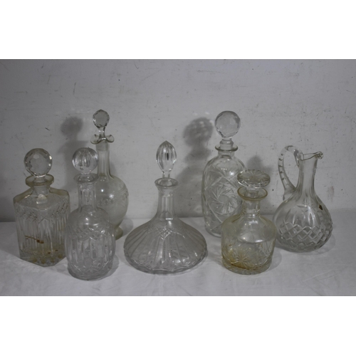 286 - QUANTITY OF DECANTERS ETC
28 X 18CM