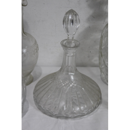 286 - QUANTITY OF DECANTERS ETC
28 X 18CM
