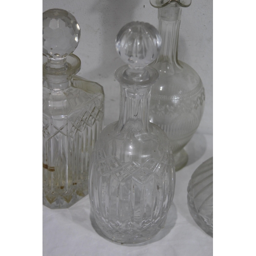 286 - QUANTITY OF DECANTERS ETC
28 X 18CM