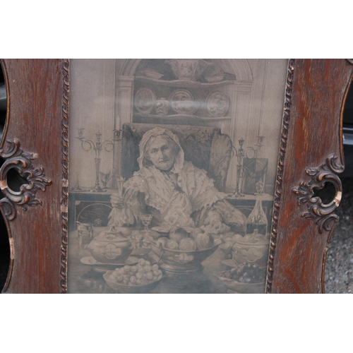 139 - 2 X ANTIQUE FRAMED BLACK AND WHITE PRINTS
56 X 47CM