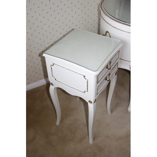 12 - QUEEN ANNE STYLE DRESSING TABLE AND PAIR OF BEDSIDE TABLES 
128 X 64 X 145CM