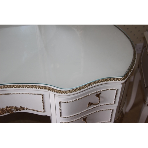 12 - QUEEN ANNE STYLE DRESSING TABLE AND PAIR OF BEDSIDE TABLES 
128 X 64 X 145CM