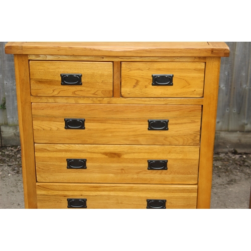 82 - OAK FURNITURELAND 2/3 OAK CHEST OF DRAWERS 
98 X 43 X 98CM