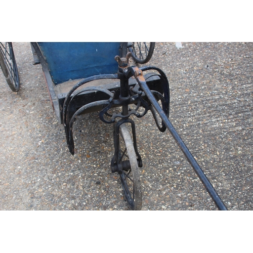 103 - ANTIQUE VICTORIAN WHEEL CHAIR 
107 X 252 X 108CM