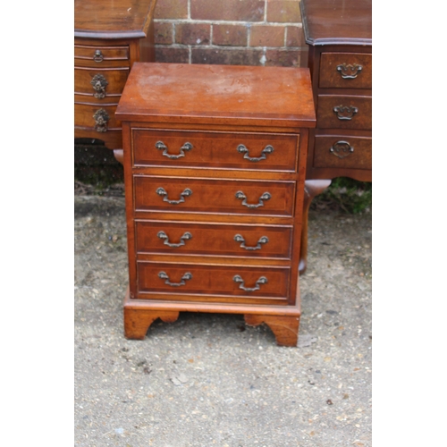 72 - QUANTITY OF VINTAGE BEDSIDE TABLES  x3
42 X 72 X 41CM