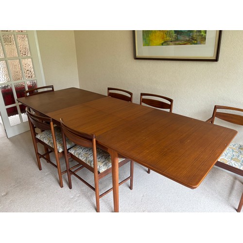 32 - McINTOSH DOUBLE BUTTERFLY LEAF EXTENDING DINING TABLE AND SIX CHAIRS  INCLUDING 2 CARVER CHAIRS
160 ... 