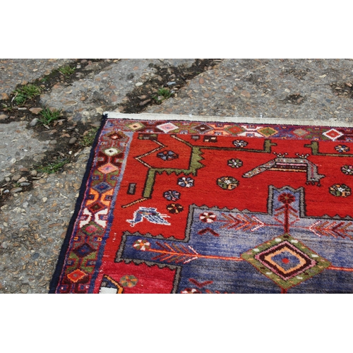 285 - VINTAGE PERSIAN RUG
166 X 104CM