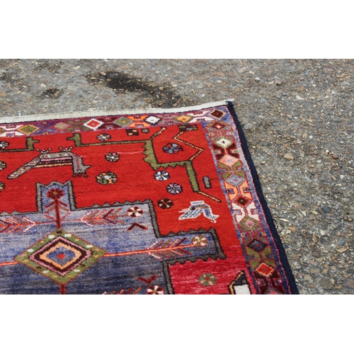 285 - VINTAGE PERSIAN RUG
166 X 104CM