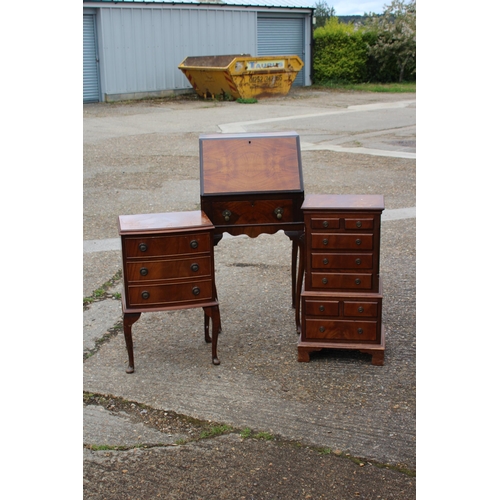 26 - REPRODUCTION BUREAU AND 2 SMALL CHEST OF DRAWERS 
52 X 46 X 102CM