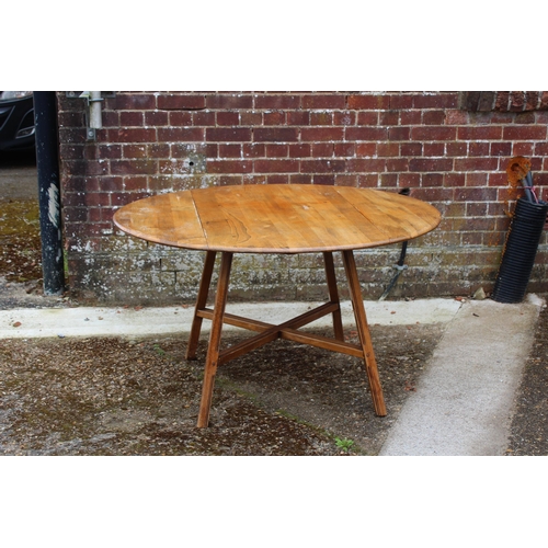 28 - ERCOL DROP LEAF DINING TABLE AND 4 ERCOL FLEUR DE LYS PATTERN CHAIRS 
113 X 123 X 71CM OPEN AND 62CM... 