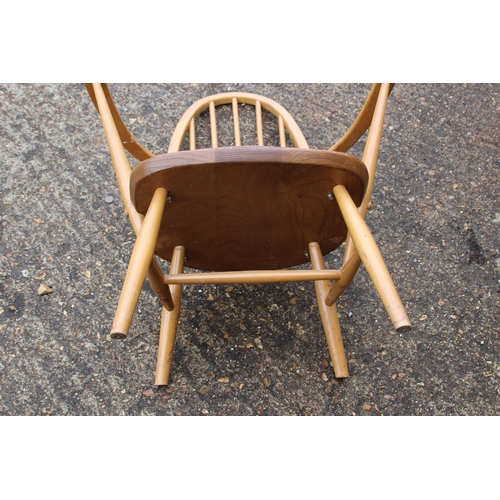 30 - BLONDE ERCOL WINDSOR EASY CHAIR
62 X 42 X 82CM