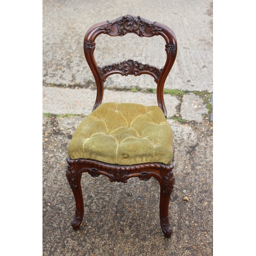 31 - ANTIQUE ORNATE CHAIR 
47 X 45 X 90CM