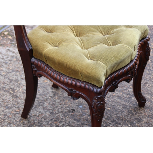 31 - ANTIQUE ORNATE CHAIR 
47 X 45 X 90CM