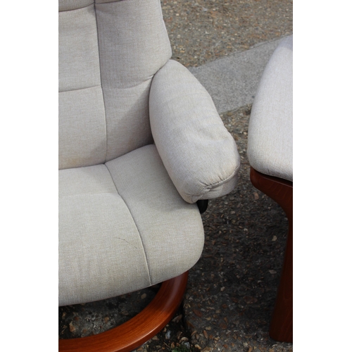 34 - EKORNES STRESSLESS CREAM FABRIC RECLINER SOFA AND CHAIR
155 X 75 X 77CM