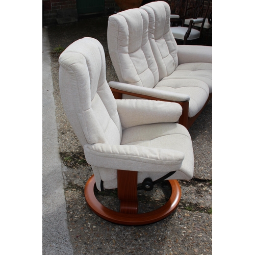 34 - EKORNES STRESSLESS CREAM FABRIC RECLINER SOFA AND CHAIR
155 X 75 X 77CM