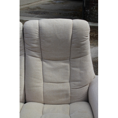 34 - EKORNES STRESSLESS CREAM FABRIC RECLINER SOFA AND CHAIR
155 X 75 X 77CM