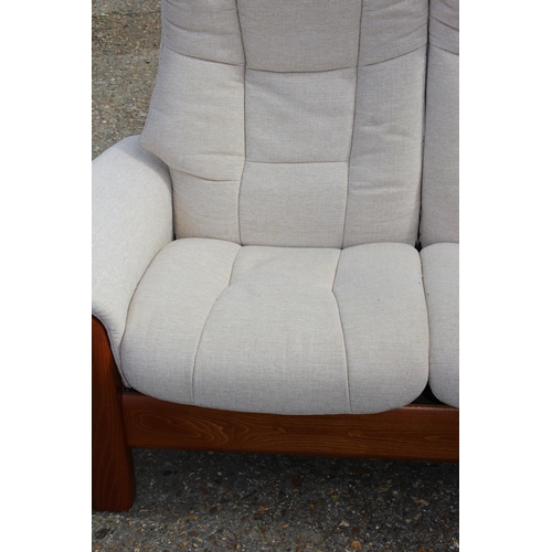 34 - EKORNES STRESSLESS CREAM FABRIC RECLINER SOFA AND CHAIR
155 X 75 X 77CM