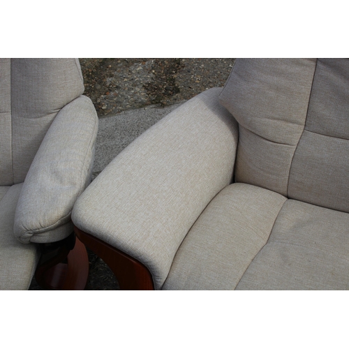 34 - EKORNES STRESSLESS CREAM FABRIC RECLINER SOFA AND CHAIR
155 X 75 X 77CM