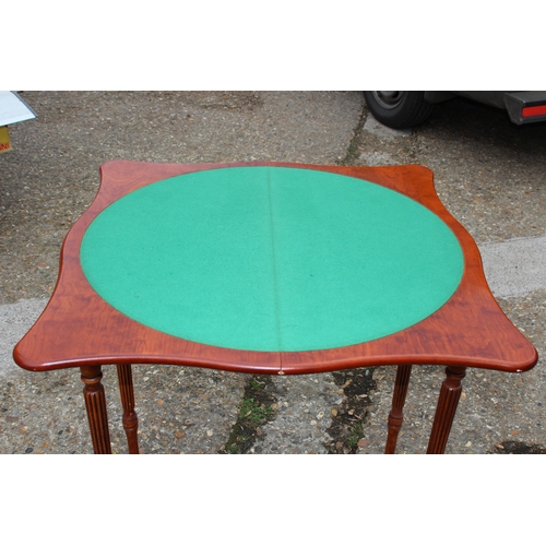 43 - REPRODUCTION CARD TABLE AND CONTENTS 
79 X 79 X 77CM