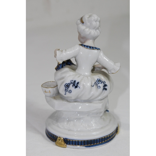 863 - 3 X CLASSICAL STYLE FIGURES - 1 IS MUSICAL 
19CM