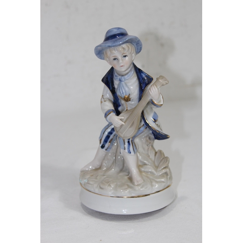 863 - 3 X CLASSICAL STYLE FIGURES - 1 IS MUSICAL 
19CM