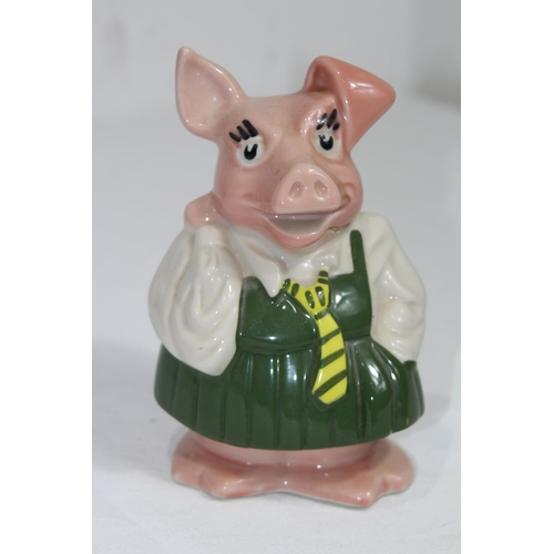 865 - 5 X WADE MONEY BOX PIGS