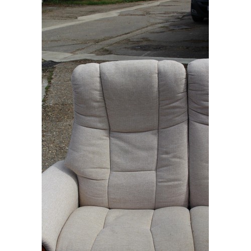 34 - EKORNES STRESSLESS CREAM FABRIC RECLINER SOFA AND CHAIR
155 X 75 X 77CM