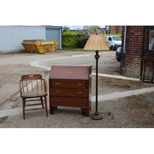 16 - VINTAGE BUREAU, ANTIQUE CHAIR AND LAMP
70 X 41 X 74CM