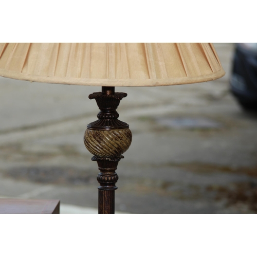 16 - VINTAGE BUREAU, ANTIQUE CHAIR AND LAMP
70 X 41 X 74CM