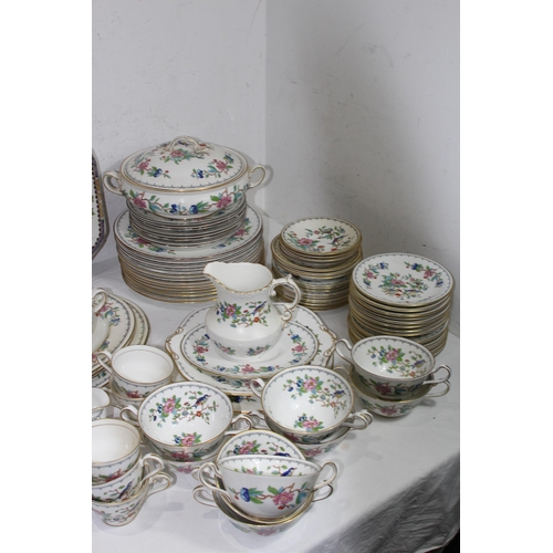 300 - LARGE QUANTITY OF AINSLEY CHINA DINNER SERVICE