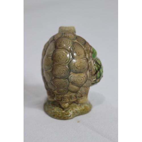 867 - BESWICK BEATRICE POTTER TORTOISE 
18CM