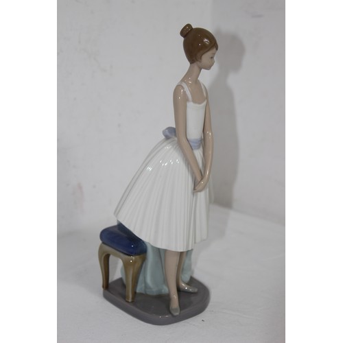 869 - NAO FIGURINE OF A YOUNG GIRL
32CM