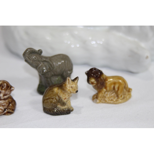 297 - QUANTITY OF ANIMALS FIGURES ETC
32CM