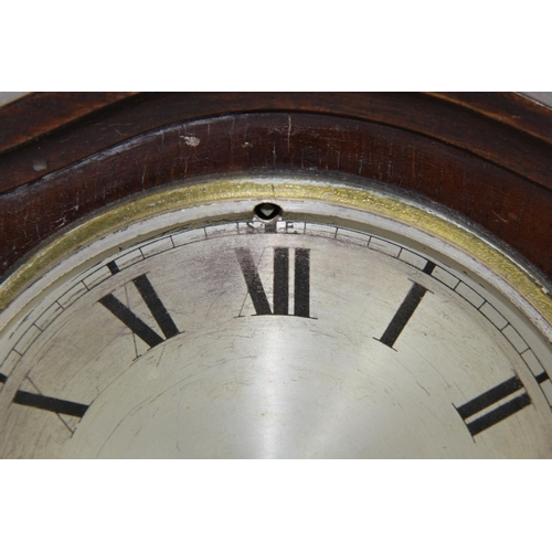 896 - VINTAGE MANTLE CLOCK
20 X 17 X 13CM