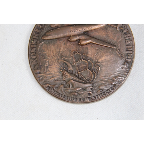 978 - KLM AIRLINES COMMEMORATIVE 1919 - 1949 COIN PLAQUE