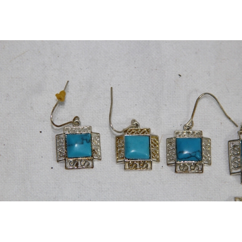 1024 - SILVER AND TURQUOISE NECKLACE AND EARRINGS