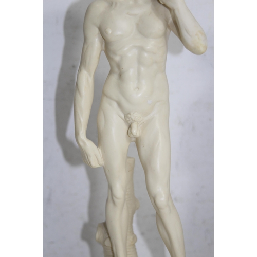 298 - QUANTITY OF CLASSIC STYLE FIGURES - 1 A/F
38CM