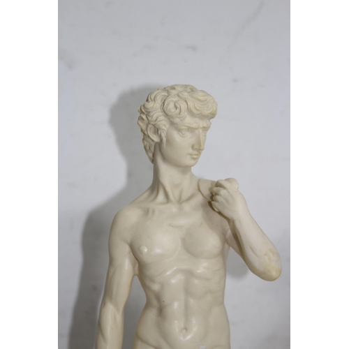 298 - QUANTITY OF CLASSIC STYLE FIGURES - 1 A/F
38CM