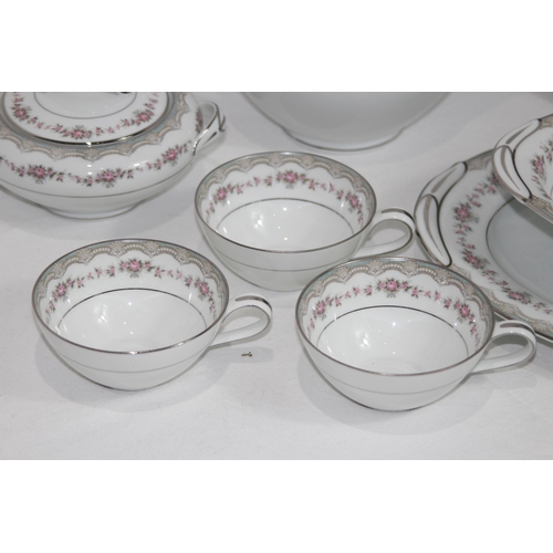 313 - QUANTITY OF NORITAKE GLENWOOD DINNER SERVICE