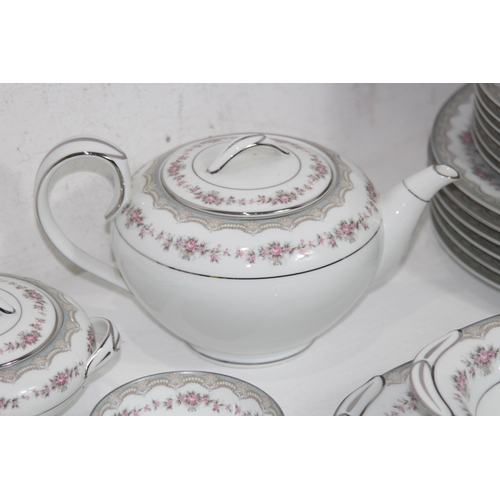 313 - QUANTITY OF NORITAKE GLENWOOD DINNER SERVICE