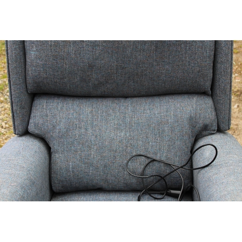 59 - HSL ELECTRIC RECLINING CHAIR 
83 X 86 X 107CM