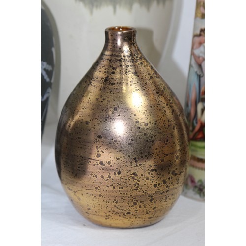 322 - LARGE QUANTITY OF VINTAGE VASES x9 
38CM