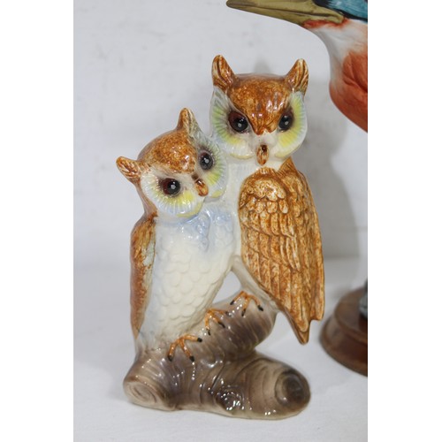 871 - LEONARDO FIGURE OF A KINGFISHER AND AN OWL FIGURE 
28CM