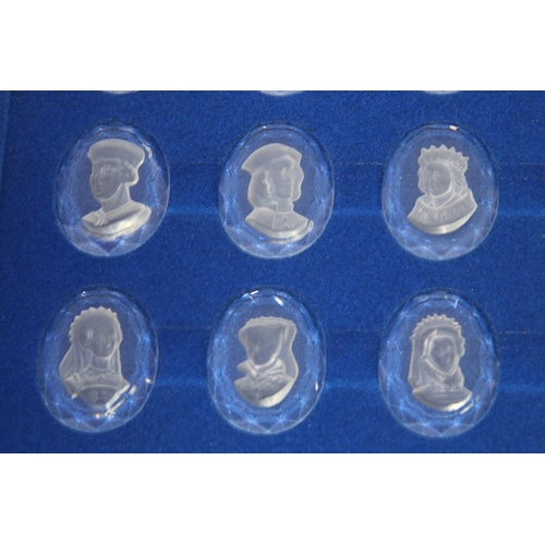 872 - DANBURY MINT THE ROYAL CRYSTAL CAMEOS