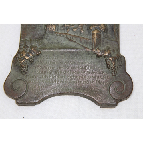 907 - CAST PLAQUE DEPICTING HEINRITH HEINE
15 X 11CM